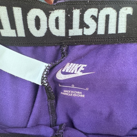 Nike Navy Striped Leggings - Picture 6 of 6